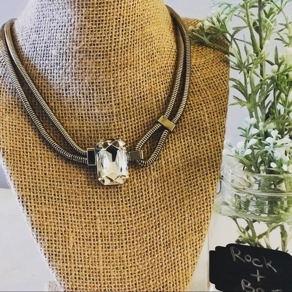 Loop & Gemstone Necklace